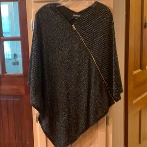 Beta Brand Zippered poncho